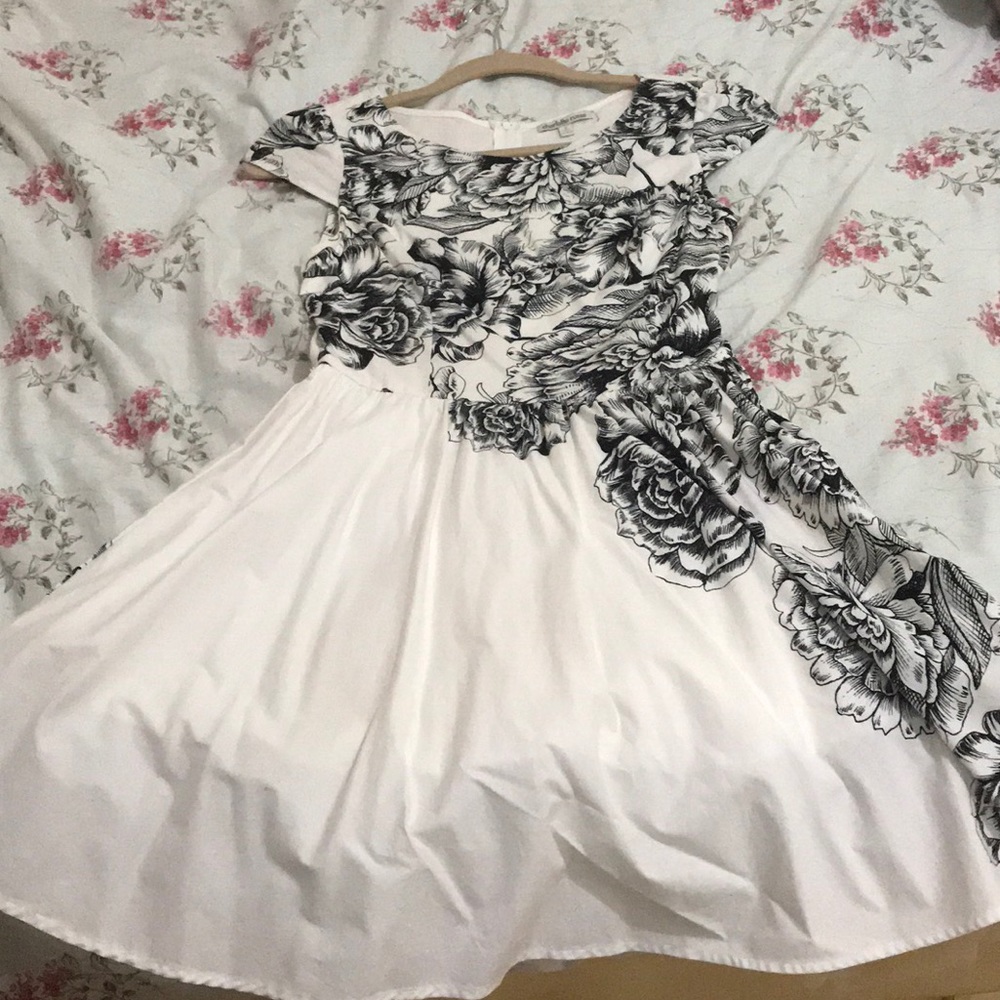 Dress - Picture 3 of 8